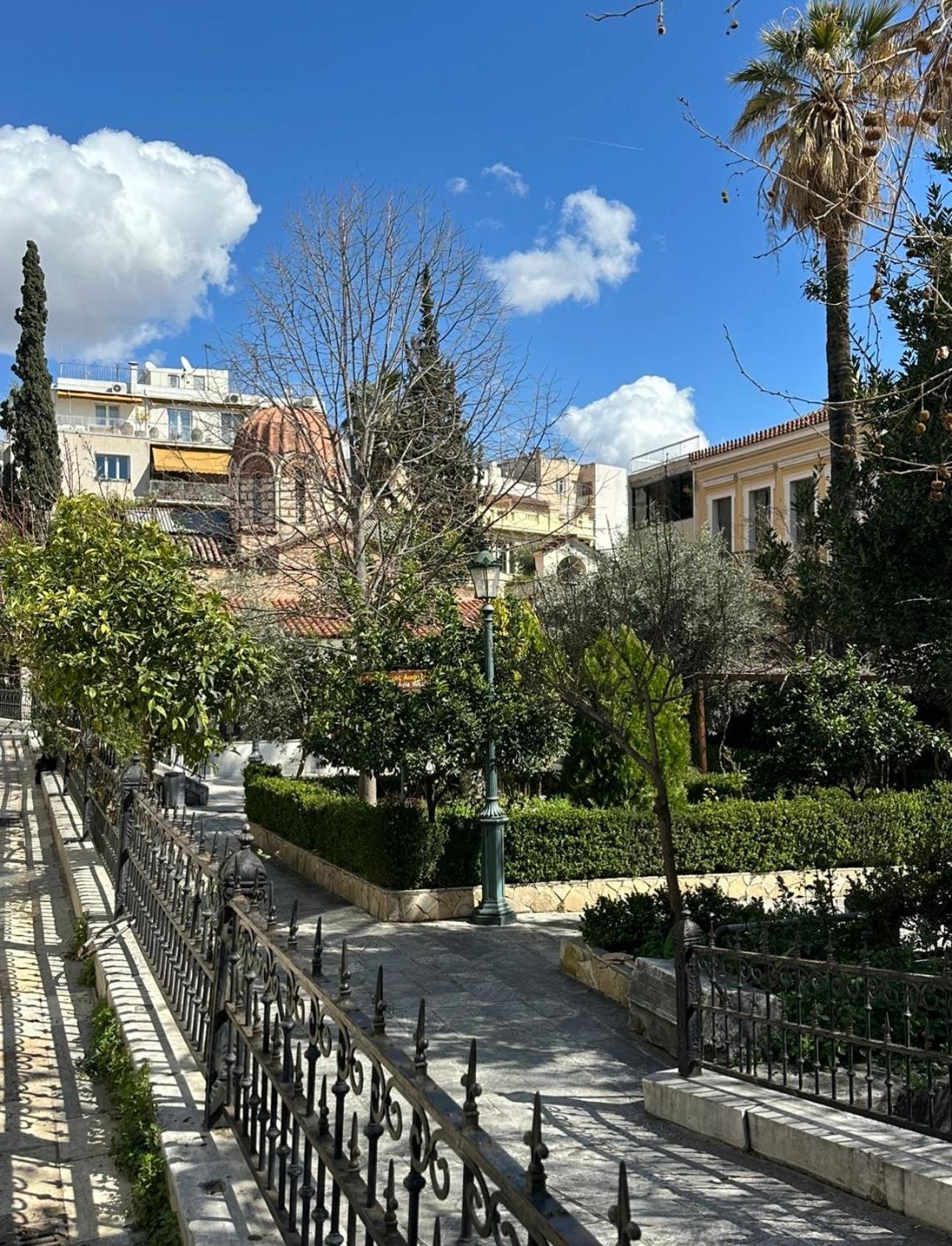 Central House In Plaka Афіни Екстер'єр фото
